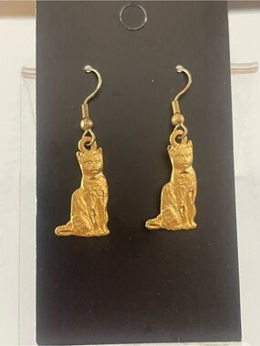 Gold Cat Drop Earrings – Sculpted Cat Silhouette